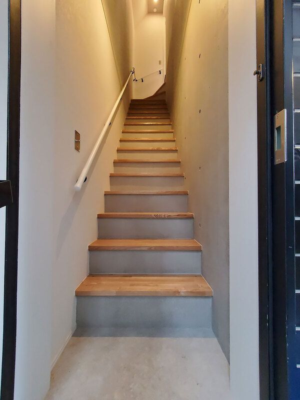 玄関　■モニタ付インターホン■シューズクローゼット■ダウンライト