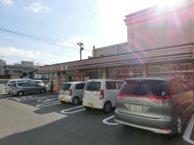 コンビニ　セブンイレブン（コンビニ）まで700m