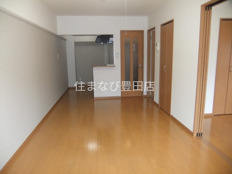 居室・リビング　同型別部屋写真