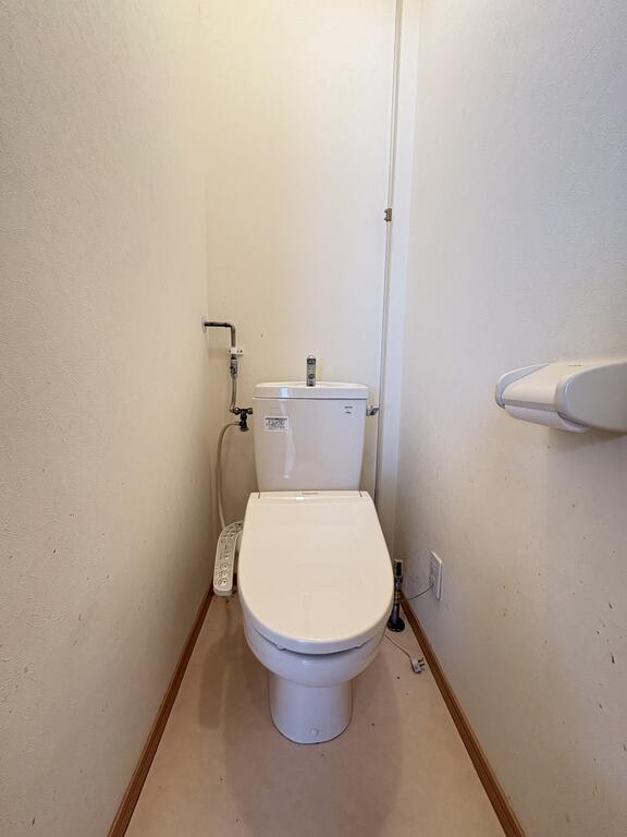 旭川市神居7条11丁目2LDKアパートのトイレ写真