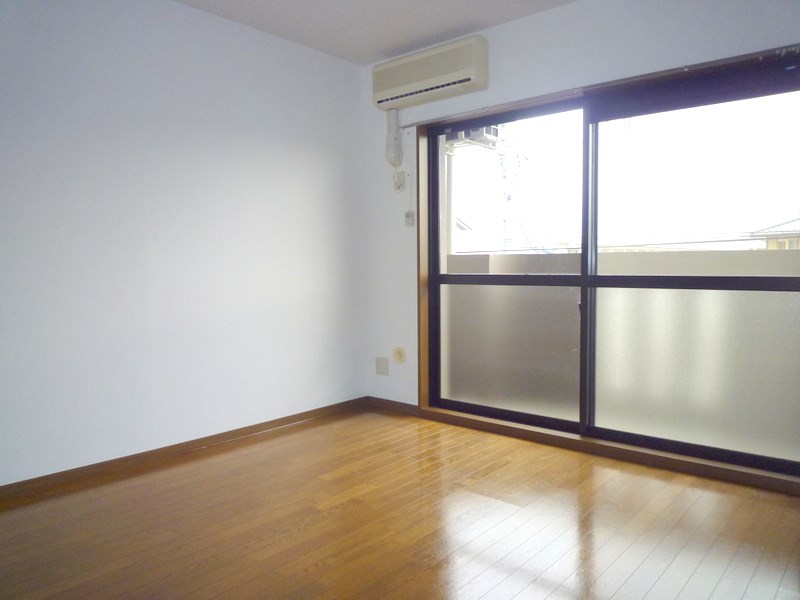 居室・リビング　写真は205号室（参考）