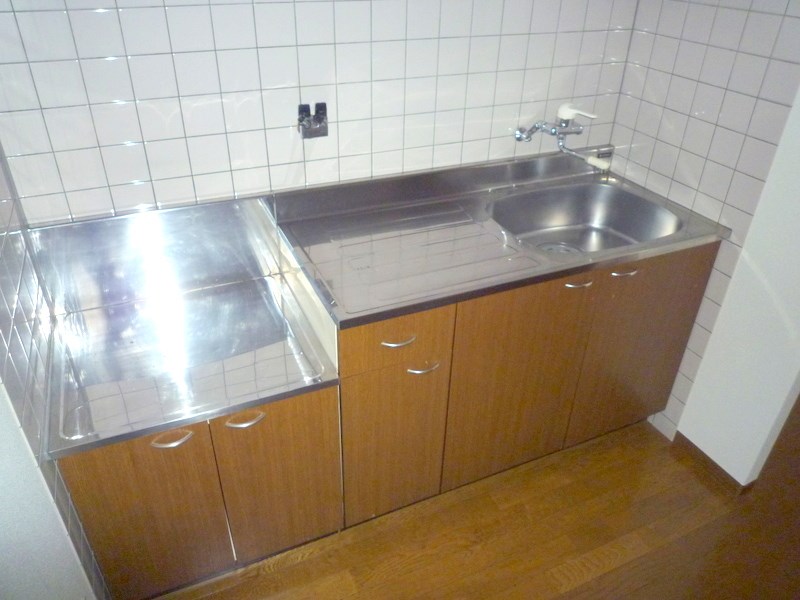 キッチン　写真は205号室（参考）