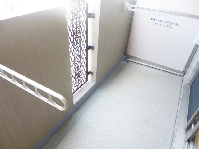 バルコニー　バルコニーで洗濯物が干せます☆