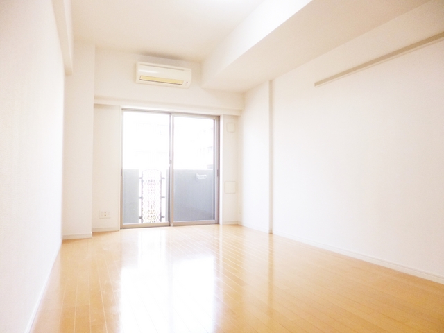 居室・リビング　陽当たりはご覧のとおりです☆