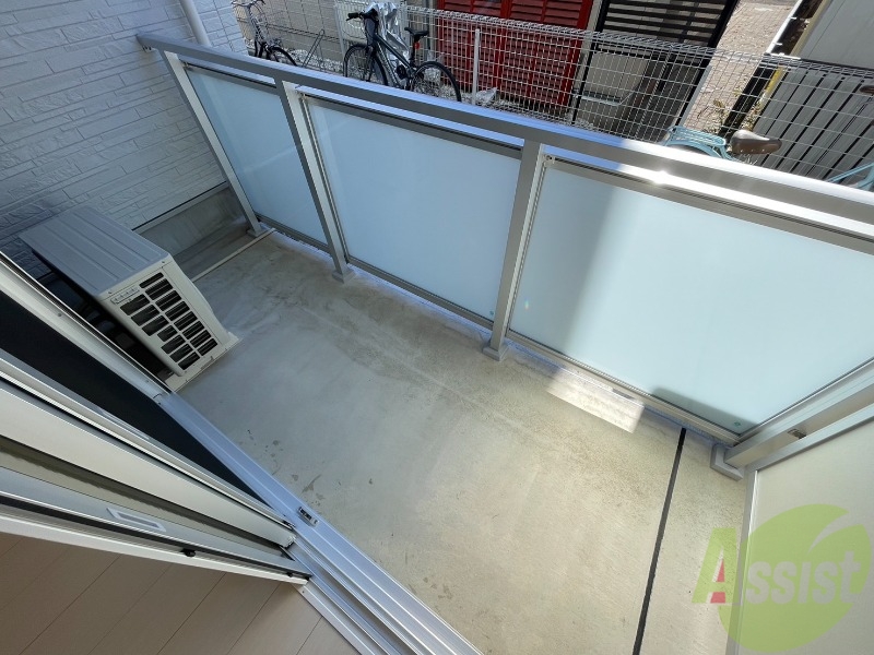 バルコニー　バルコニーが付いているので晴れた日は洗濯物が沢山干せますね。