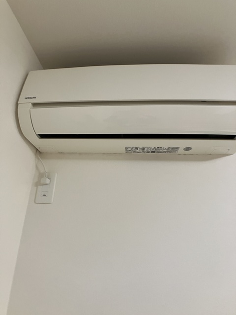 玄関　※補修前の参考画像の為、設備等は現況優先。