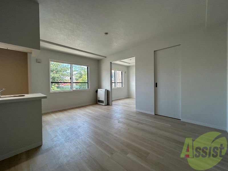 居室・リビング　白を基調とした明るい印象のお部屋になっています！