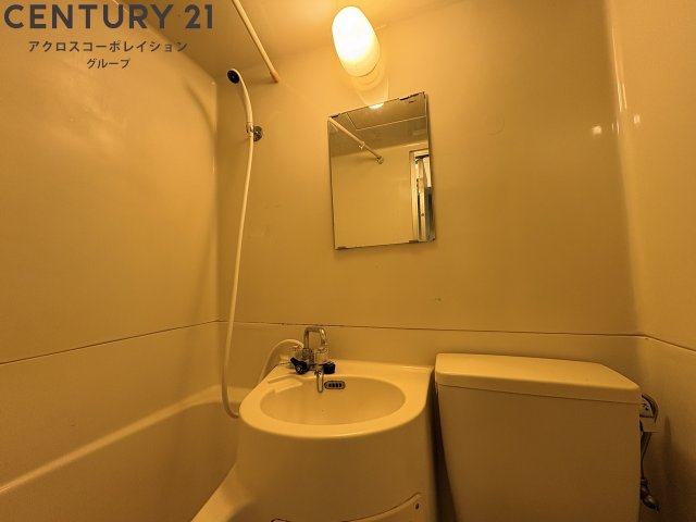 洗面設備　浴室内に洗面台付き！