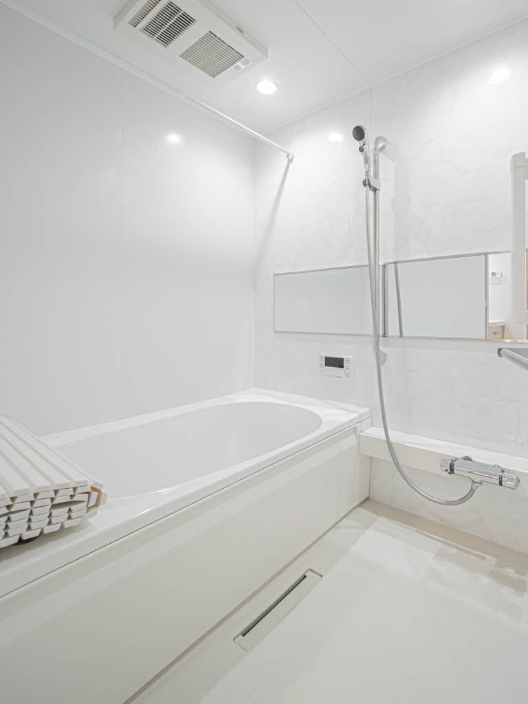 バス・シャワールーム　浴槽付きのためゆっくりとしたバスタイムをお過ごしいただけま…
