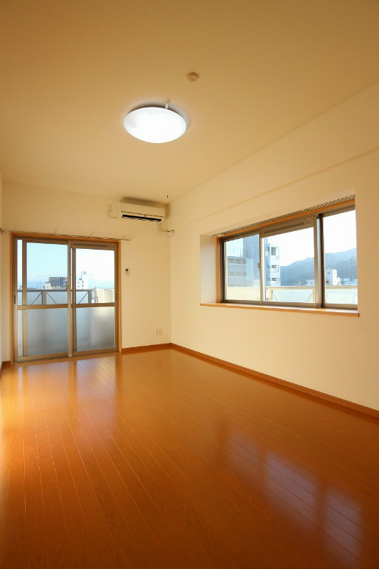 その他部屋・スペース　※別号室の写真です。窓もついています♪