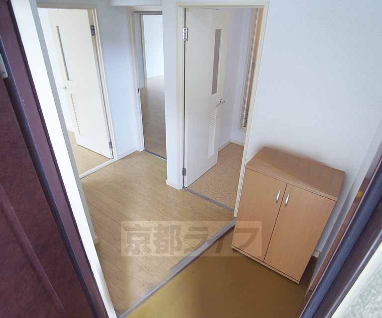 玄関　広めの玄関でお出迎え