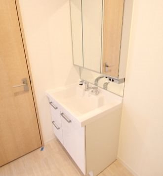 洗面設備　※同物件別号室参考写真