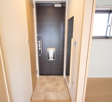 玄関　※同物件別号室参考写真