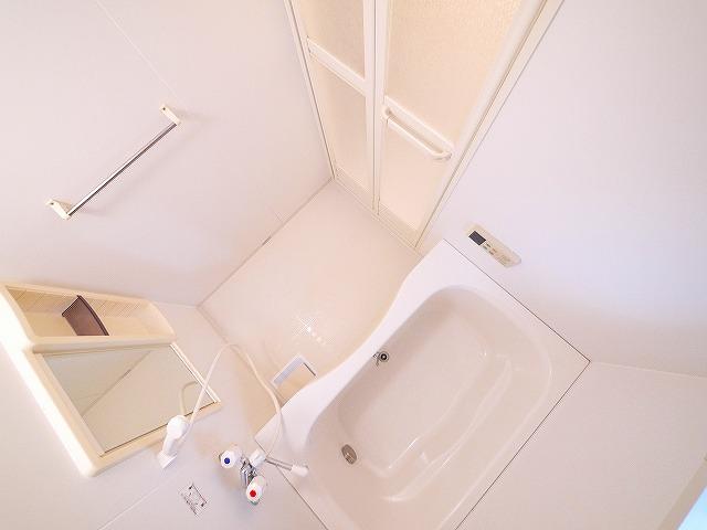 バス・シャワールーム　落ち着いた空間のお風呂です