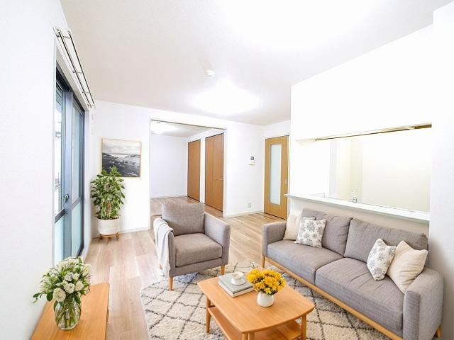 居室・リビング　CGで家具等を配置したもので家具等は含まれません