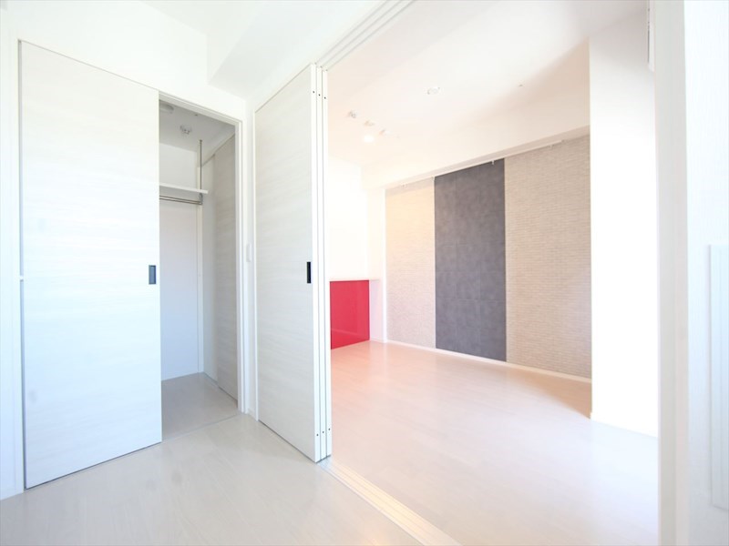 その他部屋・スペース　洋室2.4帖　ウォークインクローゼット付（収納充実してます）