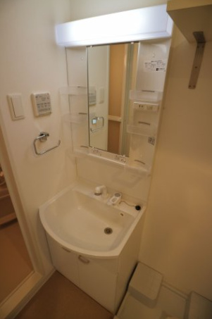 洗面設備　クラリッサ横浜阪東橋