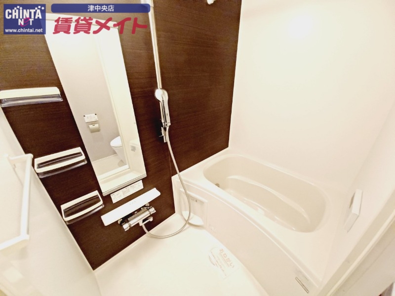 バス・シャワールーム　反転タイプ参考写真