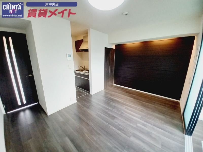 居室・リビング　反転タイプ参考写真