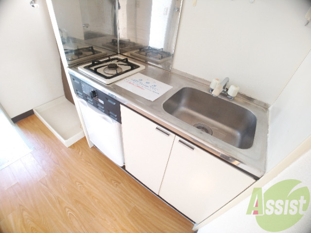 キッチン　キッチンは収納もしっかりついて、調理にも便利です。