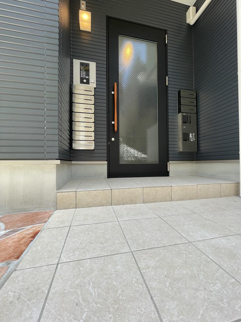 エントランス　ゆとりのあるエントランス