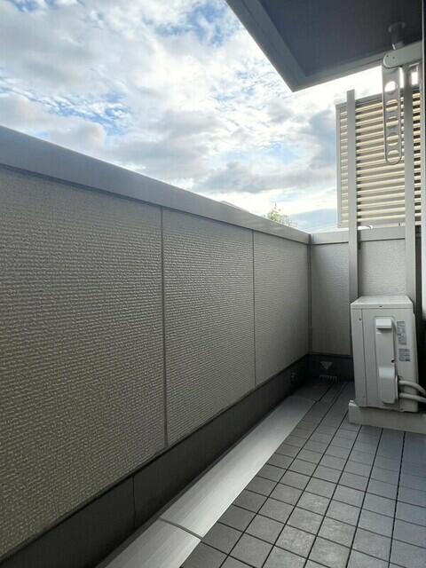 バルコニー　外からの目が気にならないバルコニーで洗濯物が干せます