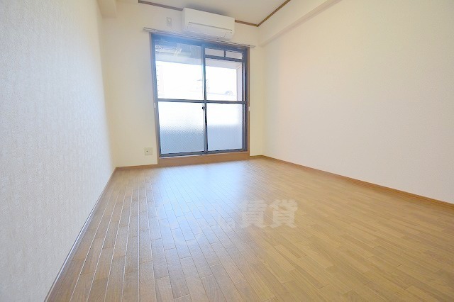 居室・リビング　居間