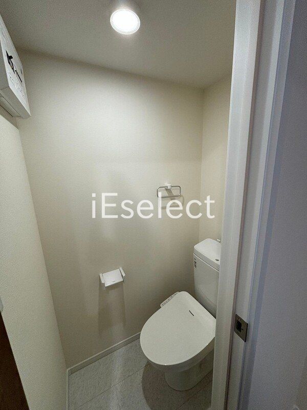 トイレ　温水洗浄便座もございます