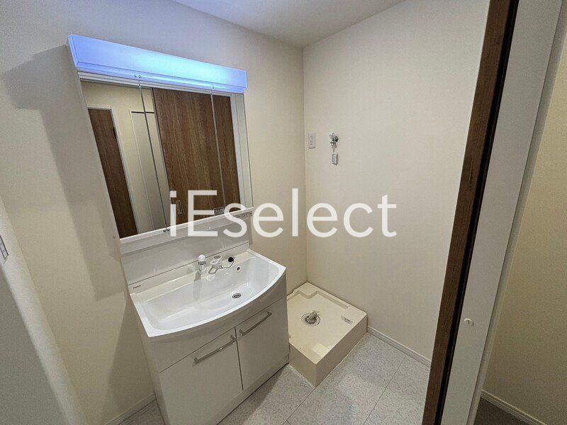 洗面設備　忙しい朝に便利な洗髪洗面化粧台