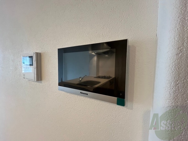 セキュリティ　ＴＶモニター付インターホンです。来客者の顔が見えるので安心！