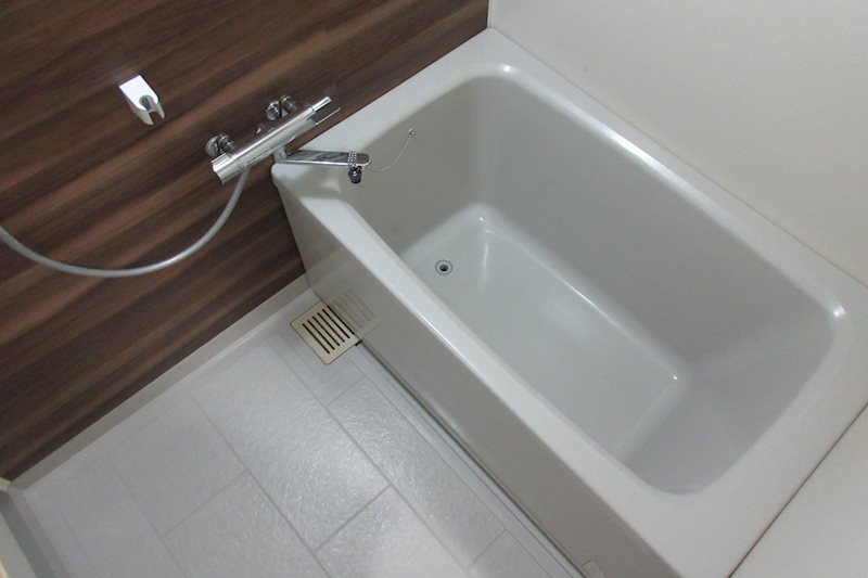 バス・シャワールーム　清潔感のある浴室です。