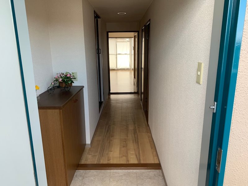 玄関　シューズBox付きの玄関です。