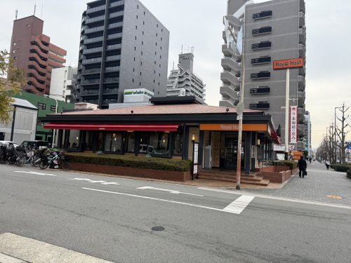 飲食店　ロイヤルホストあみだ池店（飲食店）まで1606m