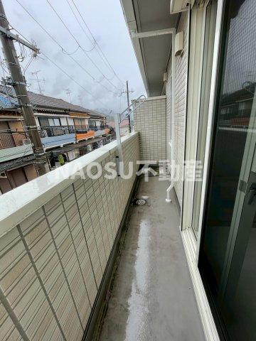 バルコニー　外からの目が気にならないバルコニーで洗濯物が干せます