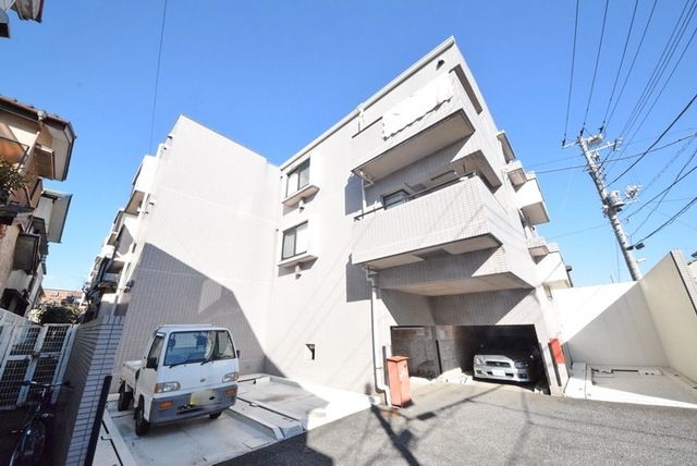 建物外観　重厚感のある外観