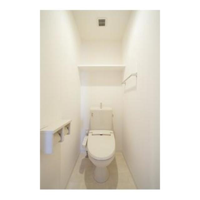 トイレ　※写真は同タイプ住戸です。