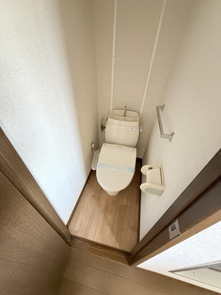 ＪＲ福塩線 万能倉駅 徒歩5分 2階建 築30年のトイレ写真