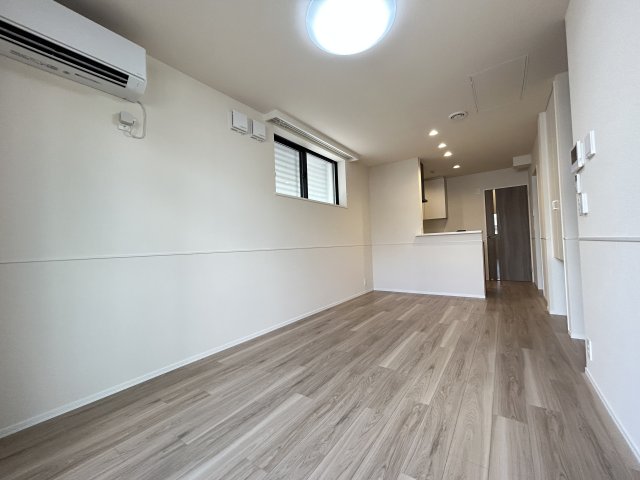居室・リビング　こちらの居間で趣味の時間をお楽しみください