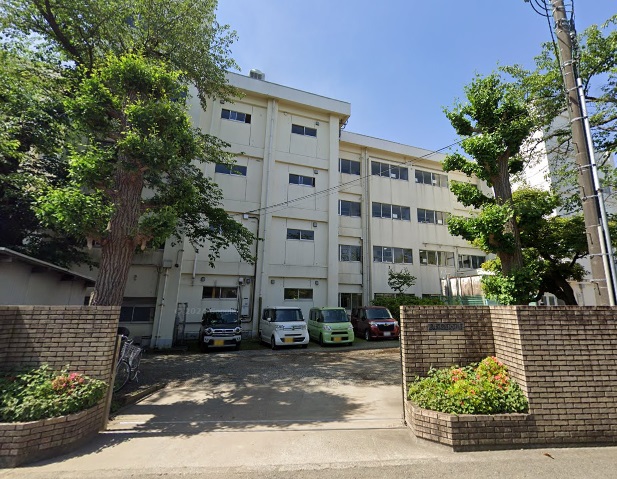 中学校　御所見中学校（中学校）まで889m