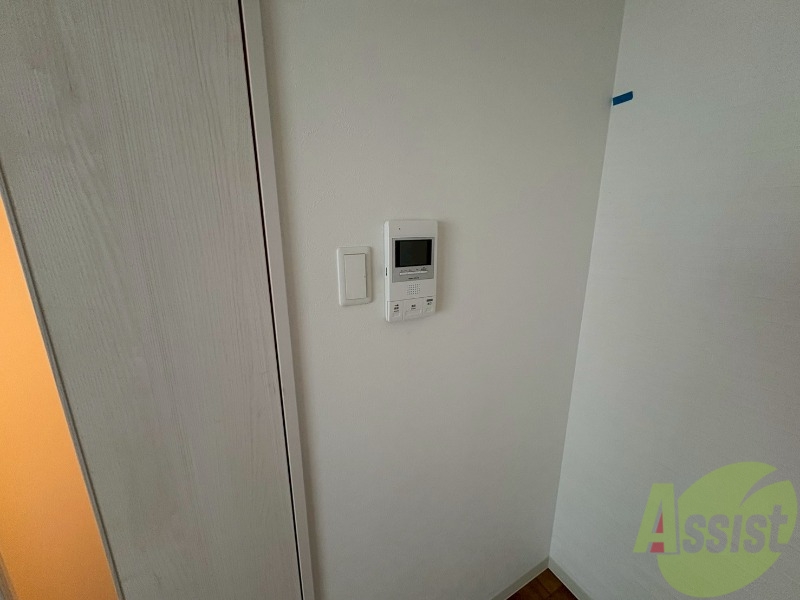 セキュリティ　ＴＶモニター付インターホンです。来客者の顔が見えるので安心！