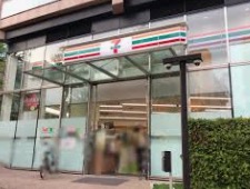 コンビニ　セブンイレブン 大崎百反通り店（コンビニ）まで11m