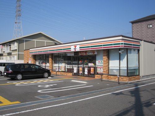 コンビニ　セブンイレブン 堺深井水池町店（コンビニ）まで165m