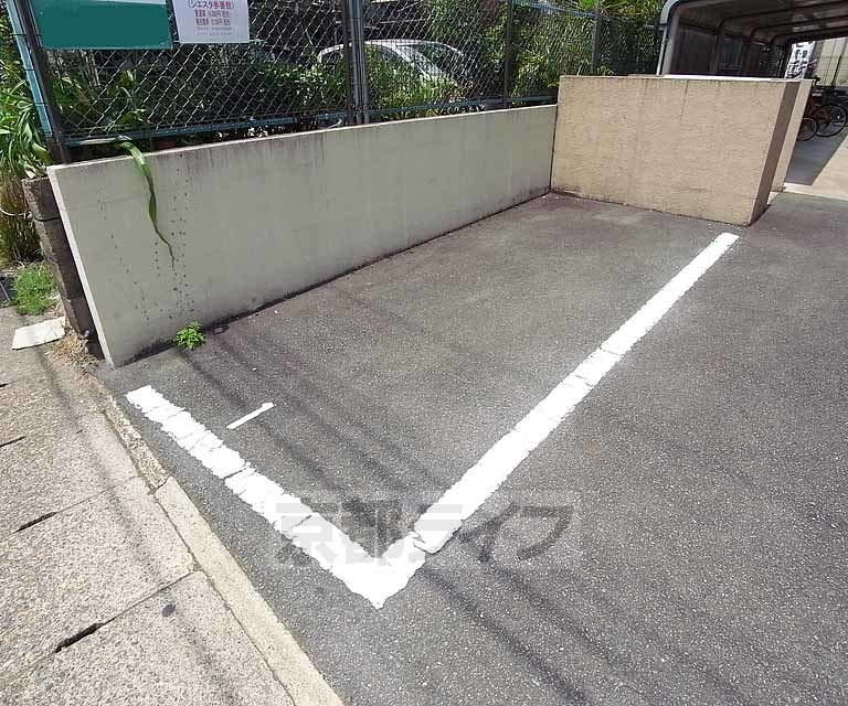 駐車場　敷地内の駐車スペース