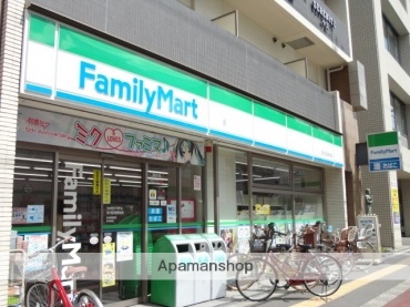 コンビニ　ファミリーマート（コンビニ）まで16m