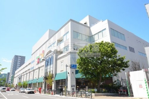 ショッピングセンター　マルヤマクラス（ショッピングセンター）まで929m