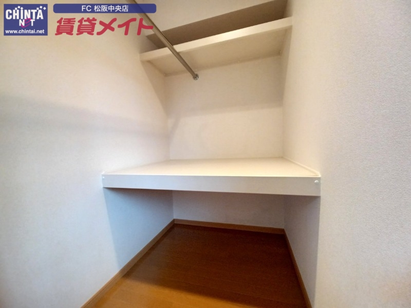 収納　同型参考写真