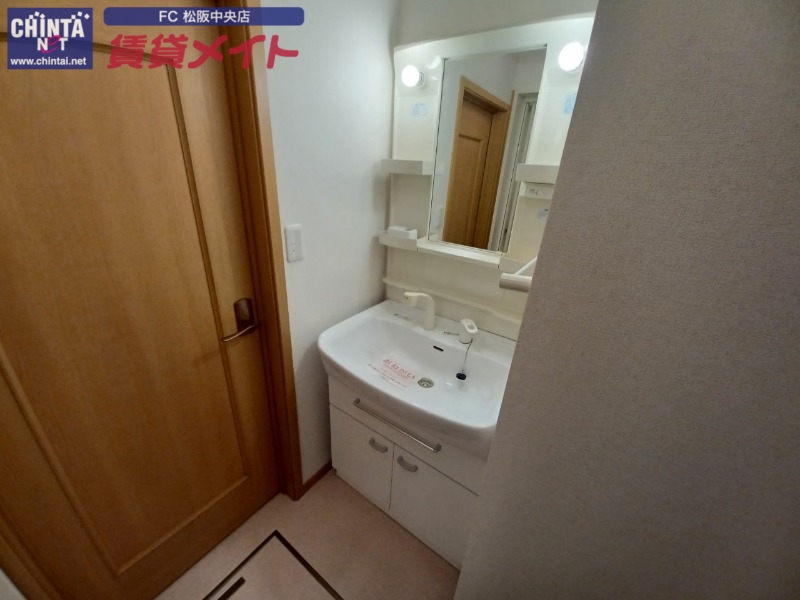 洗面設備　同型参考写真