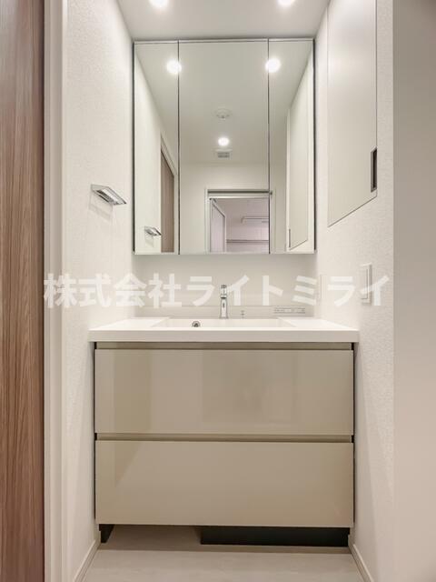 洗面設備　※写真は同タイプ住戸です。?
