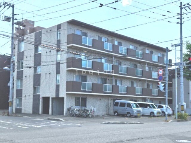 建物外観　アズライトＮ１７
