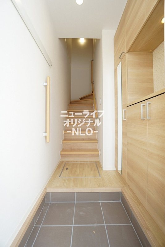 玄関　大型シューズボックスがあり玄関周りがスッキリします☆